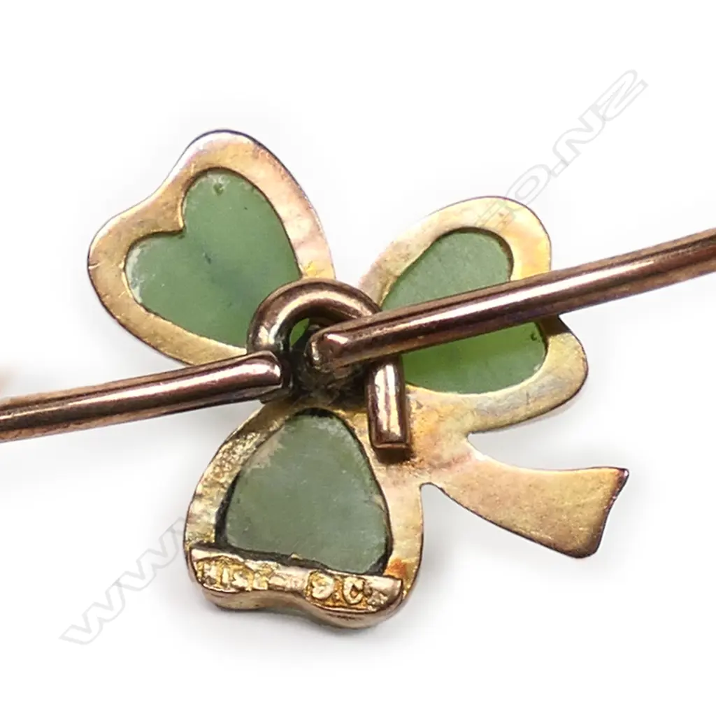 John Hislop (Dunedin) greenstone and 9ct rose gold clover bangle, Image 1++